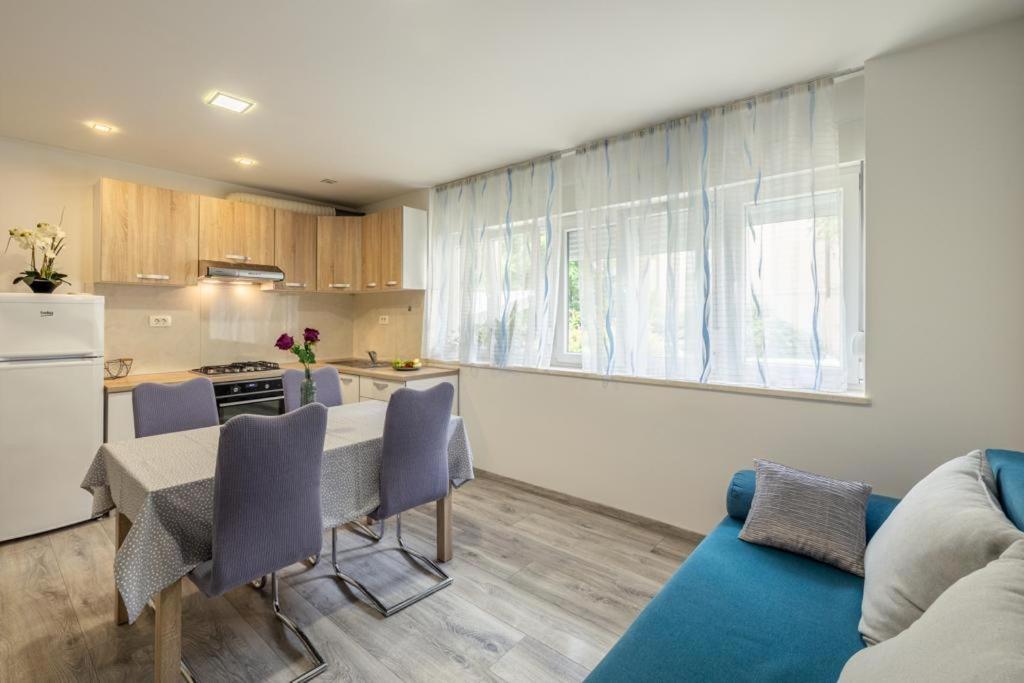 Central Apartment Josko - Combine Parking&Beach&Old Town سبليت المظهر الخارجي الصورة